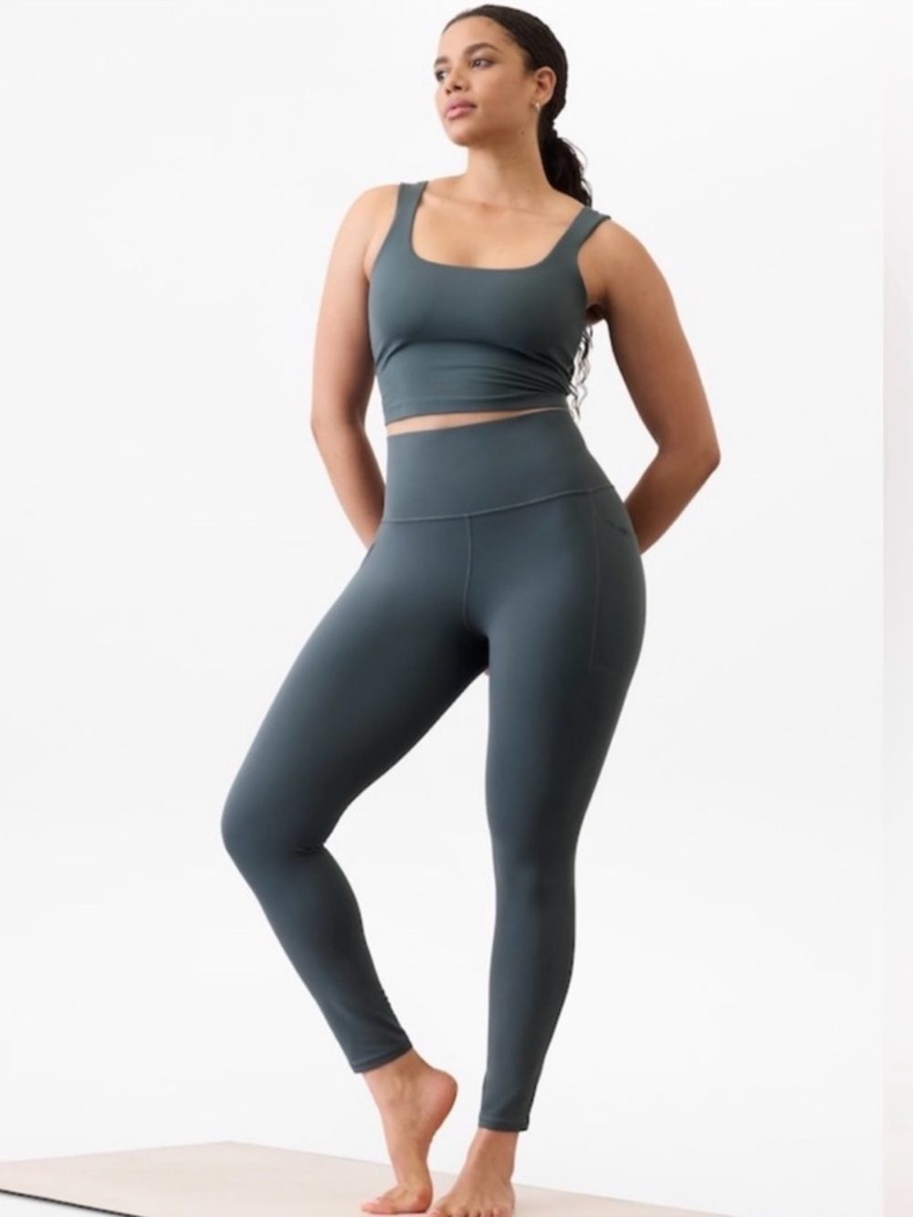 Athleta Salutation Stash Legging 7/8